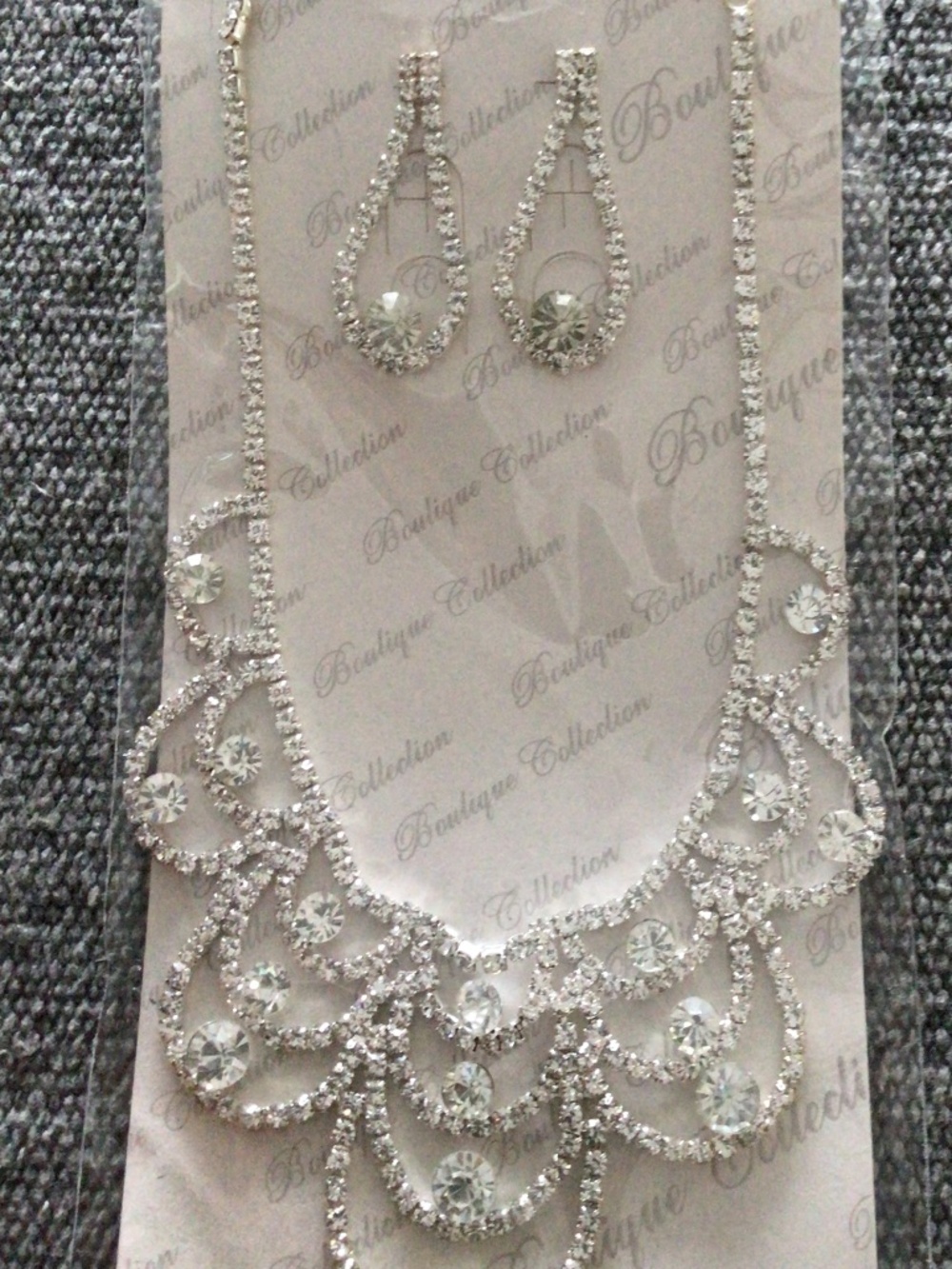 Nwt bridal earring and necklace set